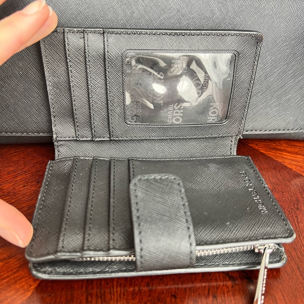 Michael Kors Susannah Large Tote and Jet Set Billfold Wallet, Saffiano Leather - Picture 7 of 8